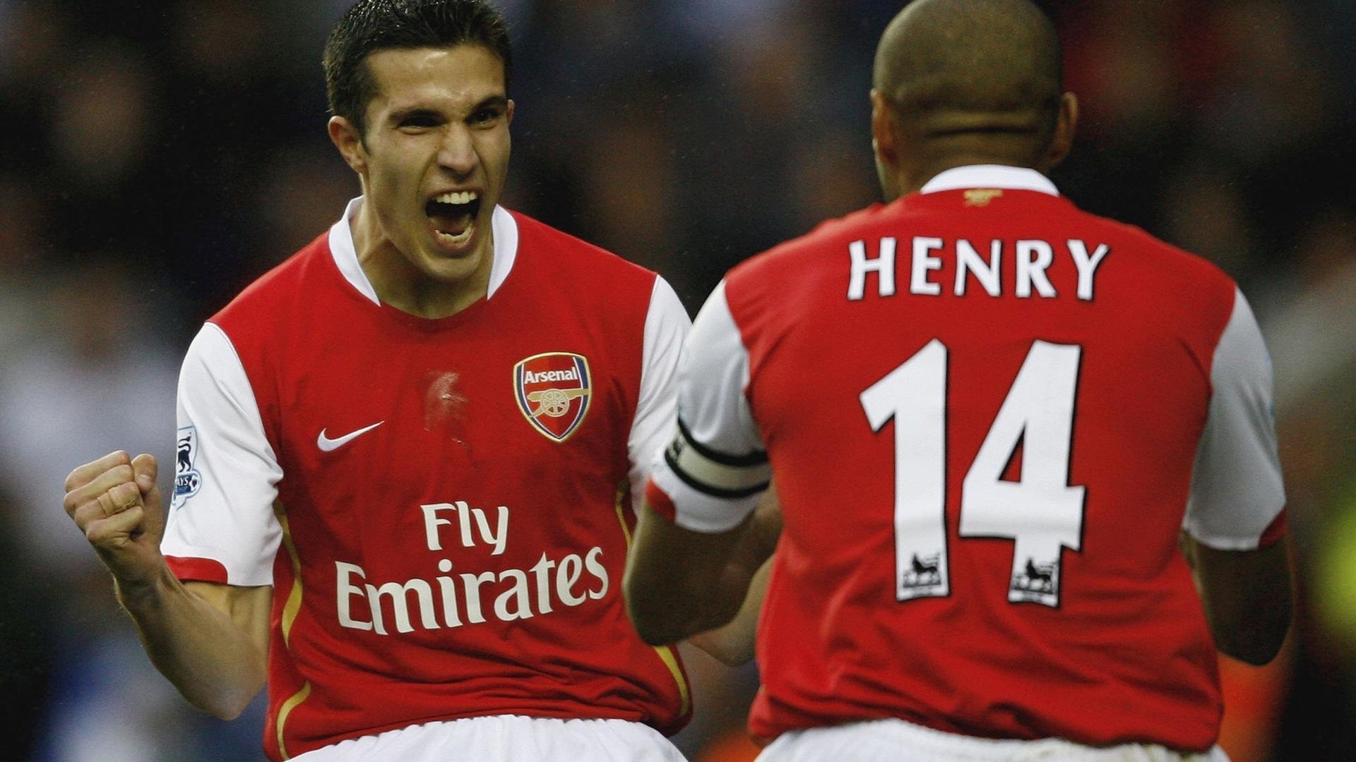 比赛中发生裁判失误争议，广播现场热议，裁判比赛中遇到bug怎么处理