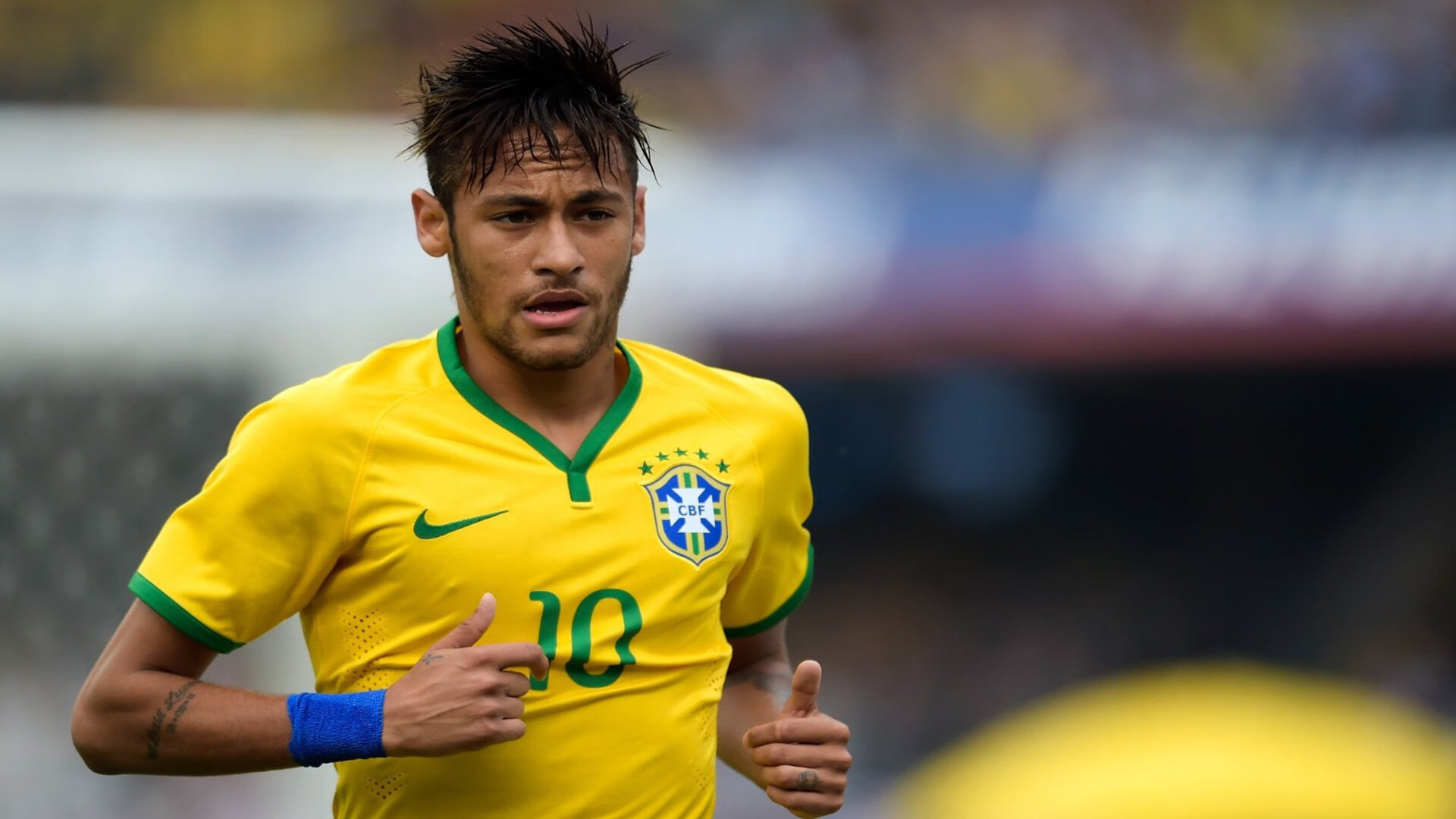 球场“铁血防线”：最难攻破的防守阵容，防守铁原