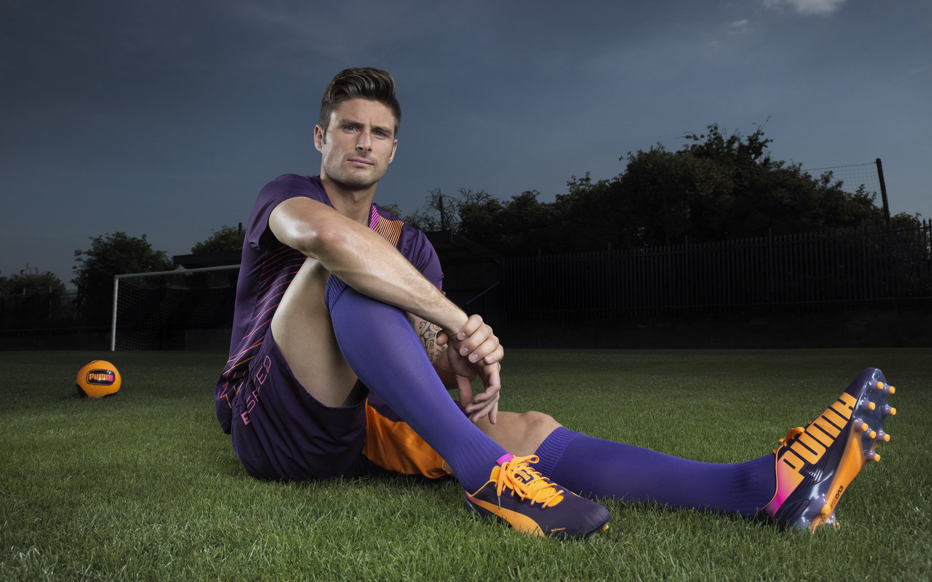 球场“铁血防线”：最难攻破的防守阵容，防守铁原